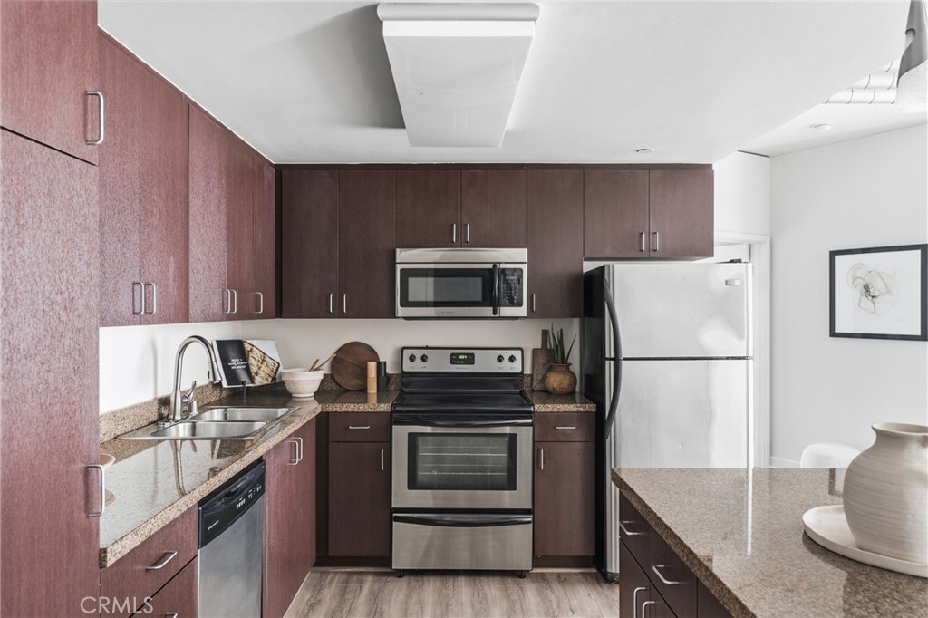 1080 Park Blvd - photo 5