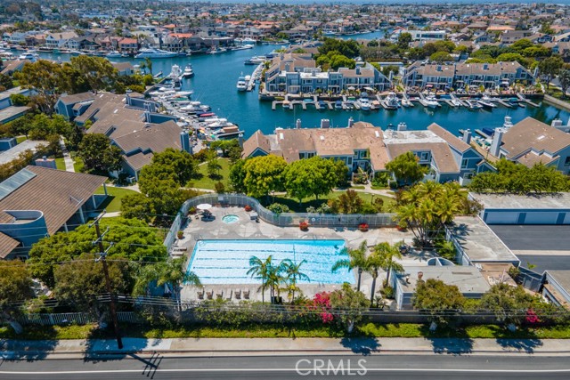 3682 Montego Drive, Huntington Beach CA: https://media.crmls.org/medias/256d423b-3746-48a5-b431-59d4357347b6.jpg