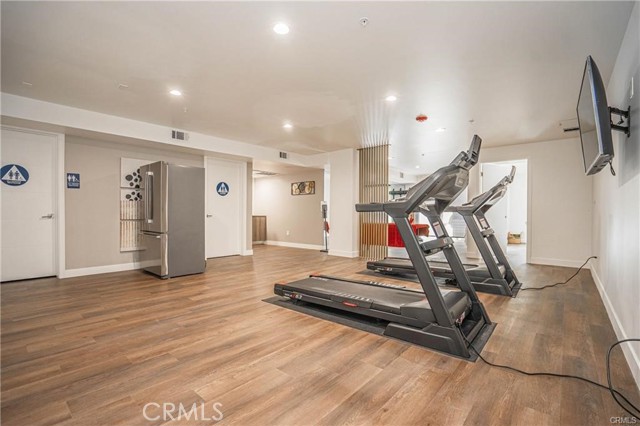 900 S Kenmore Avenue, Los Angeles CA: https://media.crmls.org/medias/256da2ef-e589-47f3-b91a-2603efb343ac.jpg