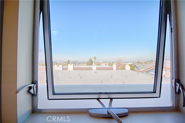 212 Irena Avenue, Redondo Beach, California 90277, 4 Bedrooms Bedrooms, ,3 BathroomsBathrooms,Residential,Sold,Irena,SB17011783