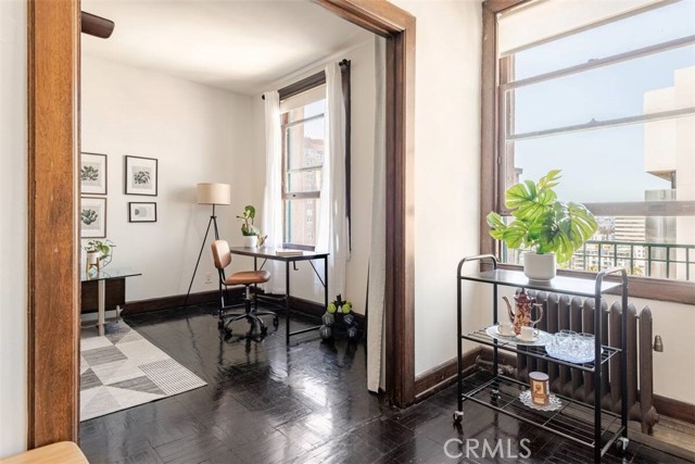 455 E Ocean Boulevard, Long Beach CA: https://media.crmls.org/medias/256ed124-6398-43a9-907e-7aa78b7b7ea8.jpg
