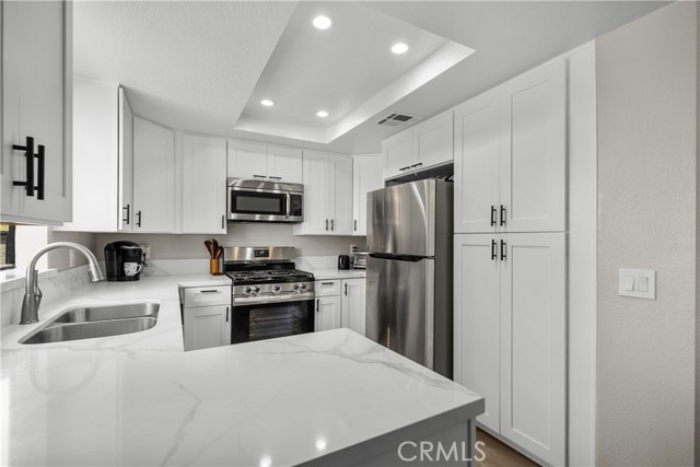 Detail Gallery Image 2 of 22 For 18114 Erik Ct #5131,  Canyon Country,  CA 91387 - 3 Beds | 2 Baths