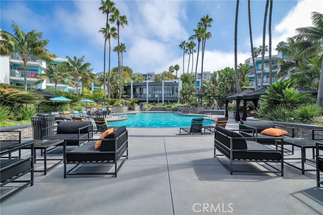 610 The Village, Redondo Beach, California 90277, 2 Bedrooms Bedrooms, ,1 BathroomBathrooms,Residential,Sold,The Village,SB21179815