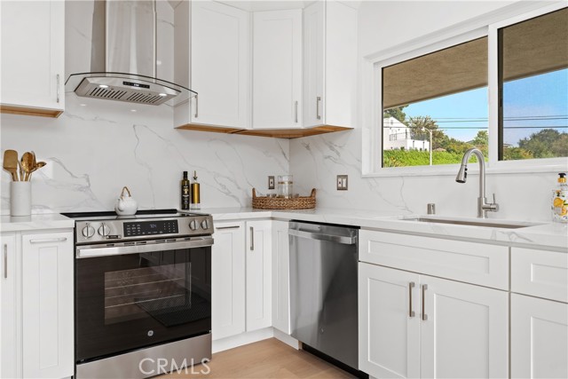 Detail Gallery Image 12 of 39 For 1219 N Raymond Ave, Fullerton,  CA 92831 - 4 Beds | 2/1 Baths