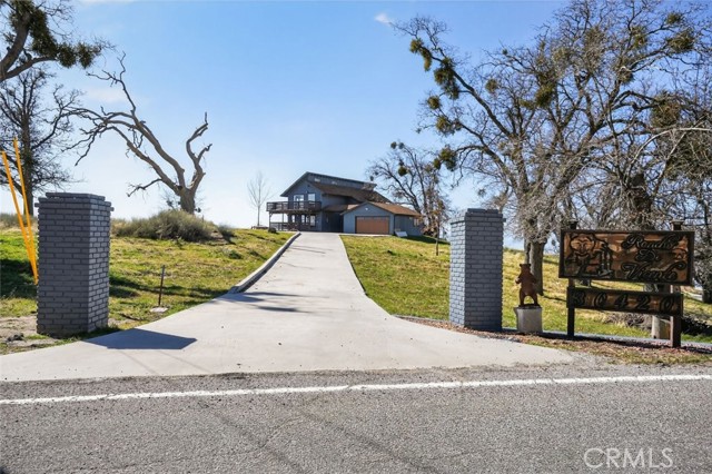 Detail Gallery Image 2 of 30 For 30420 Starland Dr, Tehachapi,  CA 93561 - 3 Beds | 4 Baths