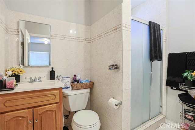 Detail Gallery Image 22 of 36 For 410 E 60th St, Long Beach,  CA 90805 - 5 Beds | 3 Baths