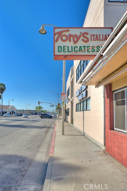 Image 38 of 75 For 2008 Whittier Boulevard