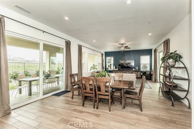 Detail Gallery Image 12 of 75 For 948 Beaver Pond, Madera,  CA 93636 - 4 Beds | 3/1 Baths