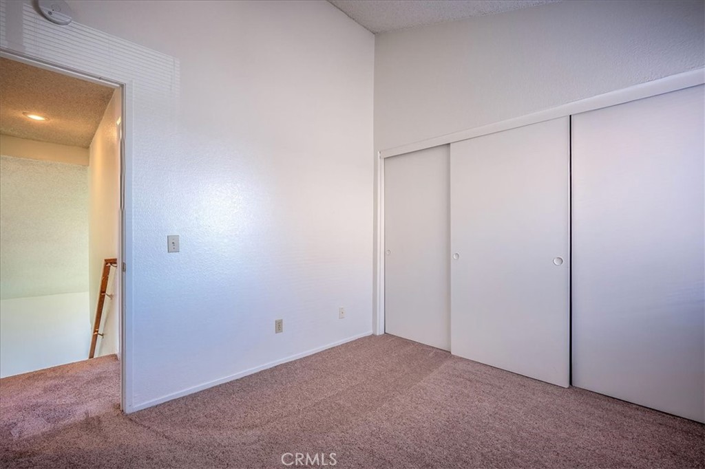 https://media.crmls.org/medias/2572313c-c6d9-4c93-9e0e-4fdcfd6fa22b.jpg?preset=X-Large