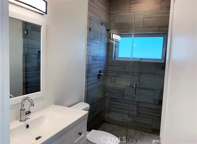 Detail Gallery Image 12 of 20 For 17217 Kittridge, Lake Balboa,  CA 91406 - 3 Beds | 2 Baths