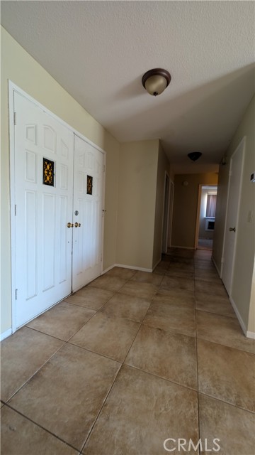 Detail Gallery Image 5 of 37 For 13959 Driftwood Dr, Victorville,  CA 92395 - 3 Beds | 2 Baths
