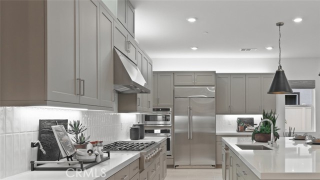 Detail Gallery Image 4 of 27 For 29412 via Azul, Valencia,  CA 91354 - 2 Beds | 2/1 Baths