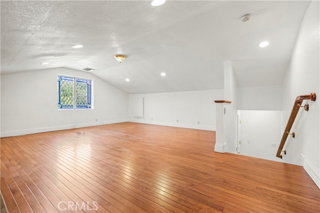 Detail Gallery Image 8 of 32 For 24123 Wildwood Canyon Rd, Newhall,  CA 91321 - 4 Beds | 2 Baths