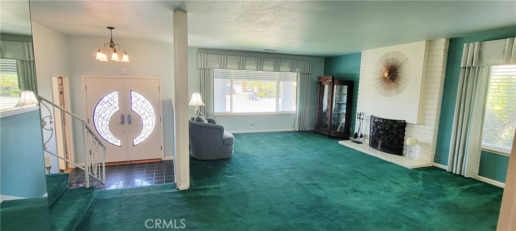 https://media.crmls.org/medias/2574a474-7692-4a16-8941-861bb7701527.jpg?preset=X-Large