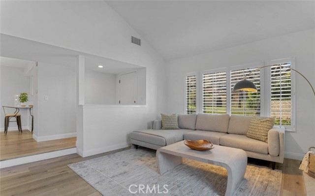 Detail Gallery Image 6 of 30 For 1202 Monte Sereno Dr, Thousand Oaks,  CA 91360 - 2 Beds | 2/1 Baths