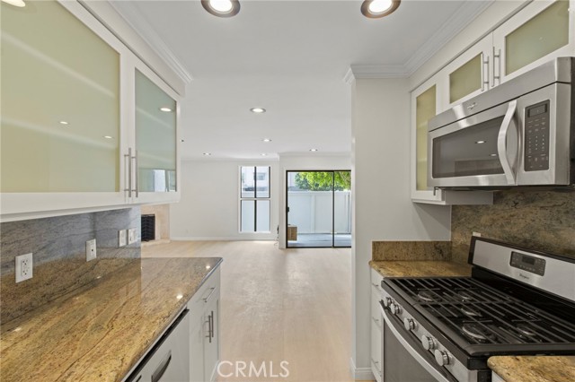 Detail Gallery Image 16 of 31 For 10521 National Bld #101,  Los Angeles,  CA 90034 - 2 Beds | 2 Baths