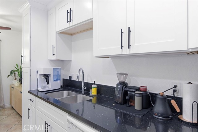 Detail Gallery Image 12 of 23 For 1001 W Stevens #328,  Santa Ana,  CA 92707 - 1 Beds | 1 Baths