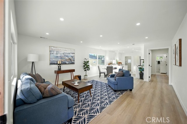 Detail Gallery Image 4 of 37 For 482 Mountain View St, Altadena,  CA 91001 - 3 Beds | 1/1 Baths