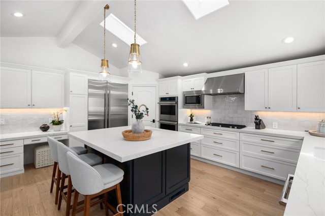 Detail Gallery Image 14 of 52 For 1969 Port Dunleigh Cir, Newport Beach,  CA 92660 - 5 Beds | 4 Baths