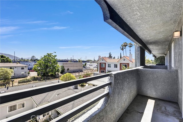 Detail Gallery Image 24 of 28 For 250 W Spazier Ave #209,  Burbank,  CA 91502 - 2 Beds | 2/1 Baths