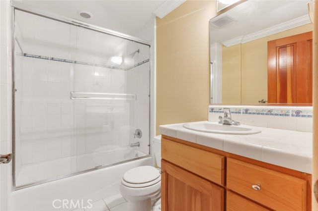 209 Crest Drive, Manhattan Beach CA: https://media.crmls.org/medias/2576b128-023b-49e7-8e05-09cff440fa3c.jpg