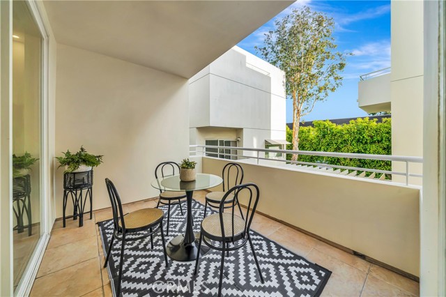 Detail Gallery Image 17 of 42 For 1020 Hilldale, West Hollywood,  CA 90069 - 3 Beds | 3 Baths