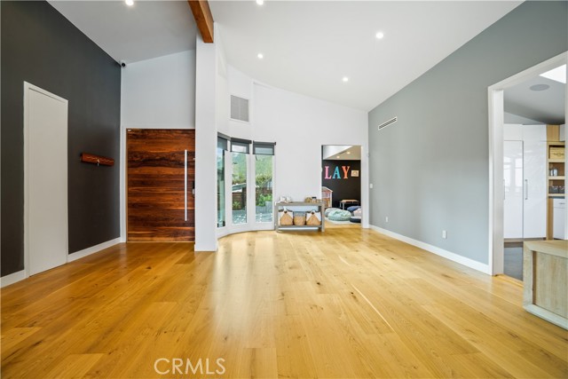 Detail Gallery Image 8 of 65 For 11308 Dona Teresa Dr, Studio City,  CA 91604 - 5 Beds | 4 Baths