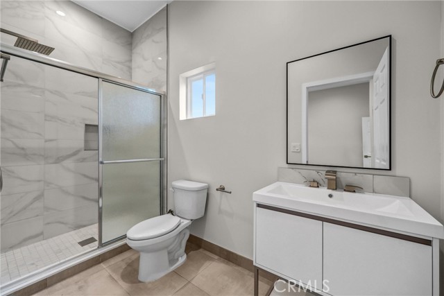 Detail Gallery Image 8 of 21 For 9998 1/2 Louise Ave, Northridge,  CA 91325 - 2 Beds | 2 Baths