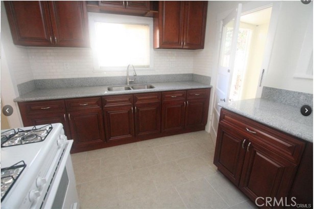 254 E Glenarm Street, Pasadena CA: https://media.crmls.org/medias/257976e6-3b74-4a3a-9c9b-3e4f1f2452ca.jpg