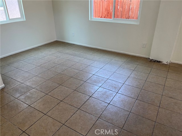 Detail Gallery Image 8 of 33 For 1257 Velasco, Los Angeles,  CA 90023 - 4 Beds | 1 Baths