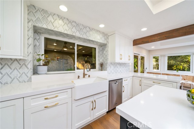 Detail Gallery Image 2 of 47 For 810 Mountain Ln, Glendora,  CA 91741 - 3 Beds | 2/1 Baths