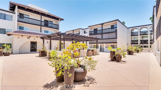 Detail Gallery Image 27 of 32 For 5334 Lindley Ave #231,  Encino,  CA 91316 - 1 Beds | 1 Baths