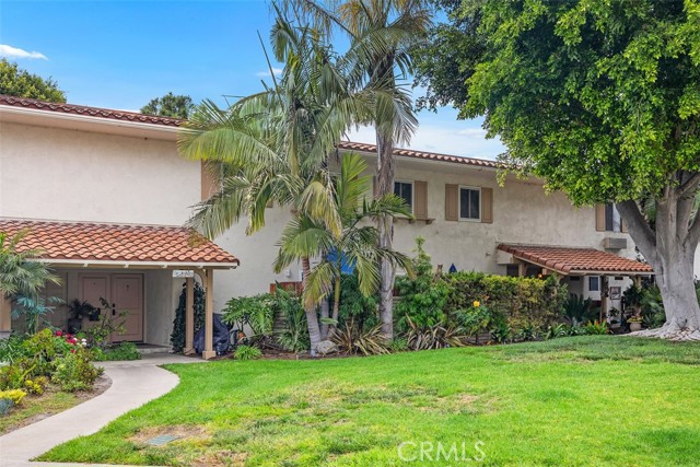 2301 Via Puerta, Laguna Woods CA: https://media.crmls.org/medias/257d3b03-36f8-4115-82fa-0c5893620ebf.jpg