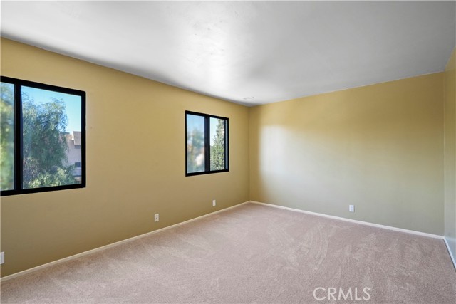 Detail Gallery Image 26 of 47 For 19451 Sherman Way #301,  Reseda,  CA 91335 - 3 Beds | 2/1 Baths