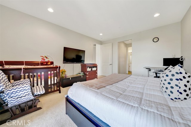 92 Capricorn, Irvine CA: https://media.crmls.org/medias/257eac49-ffaa-41ff-bcd4-daebce01b234.jpg