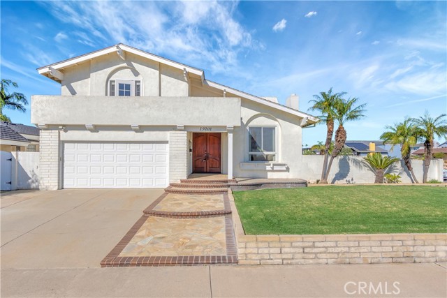 Detail Gallery Image 4 of 63 For 19201 Sherborne Ln, Huntington Beach,  CA 92646 - 4 Beds | 2/1 Baths