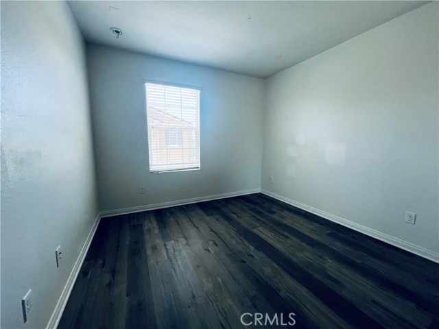 Detail Gallery Image 15 of 22 For 2061 E Sentinel Privado, Ontario,  CA 91764 - 4 Beds | 2/1 Baths