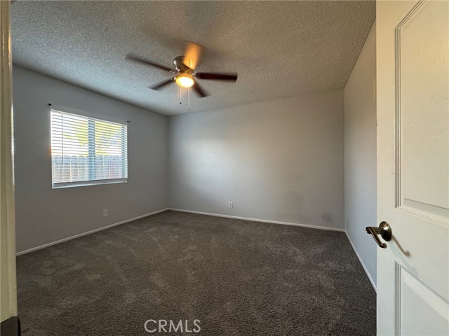 30041 Windward Drive, Canyon Lake CA: https://media.crmls.org/medias/258063b7-1220-46fd-b866-77adec1ae454.jpg