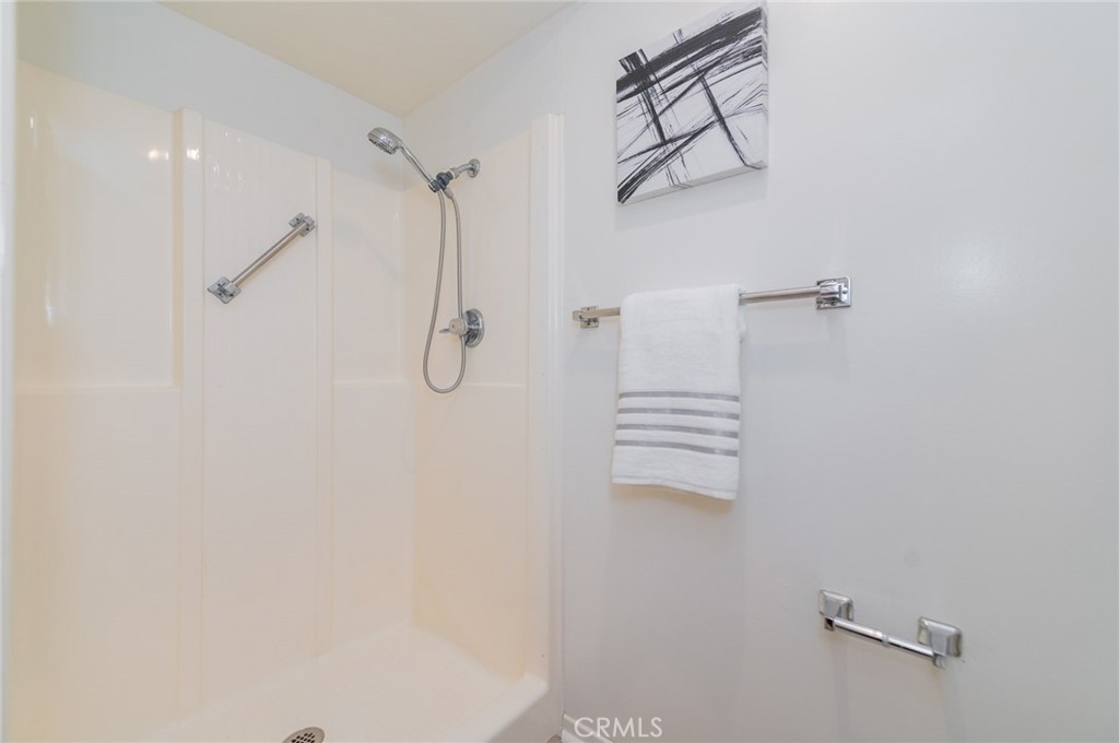 https://media.crmls.org/medias/2580b02d-7df2-4b67-a6d1-53e8abbe2cda.jpg?preset=X-Large