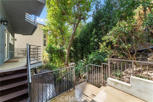 Detail Gallery Image 44 of 51 For 2355 N Beverly Glen Bld, Los Angeles,  CA 90077 - 2 Beds | 3/1 Baths