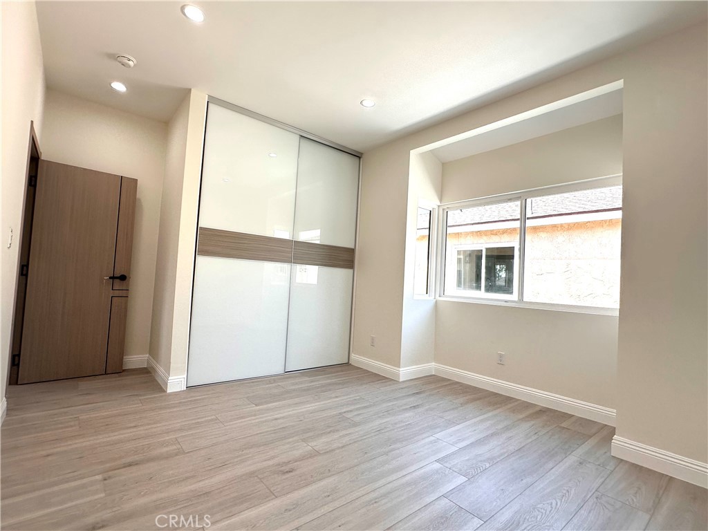 MLS #WS25165113 img 5