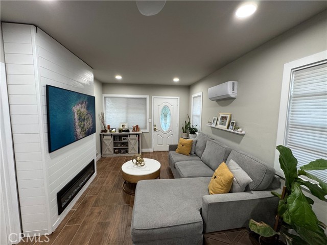 120 Mountain View Street, Long Beach, California 90805, 2 Bedrooms Bedrooms, ,1 BathroomBathrooms,Single Family Residence,For Sale,Mountain View,OC24234709