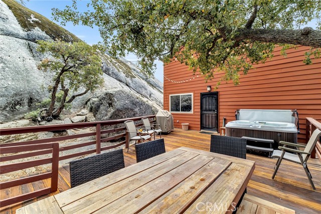 Detail Gallery Image 14 of 60 For 24560 Bluff Rd, Idyllwild,  CA 92549 - 2 Beds | 2 Baths