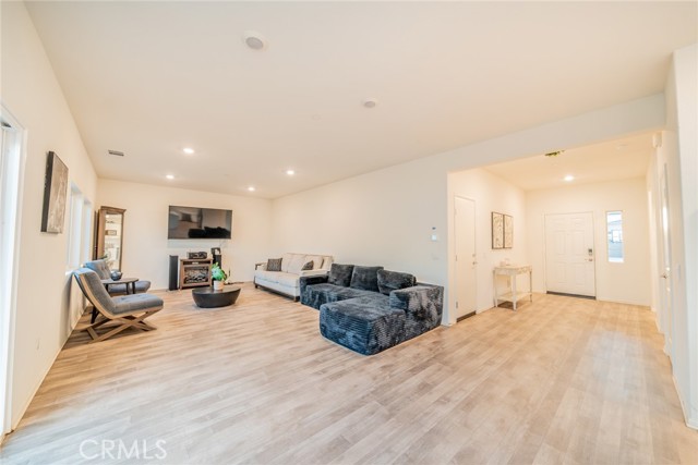 Detail Gallery Image 8 of 41 For 2003 Renata Dr, Perris,  CA 92571 - 4 Beds | 3 Baths