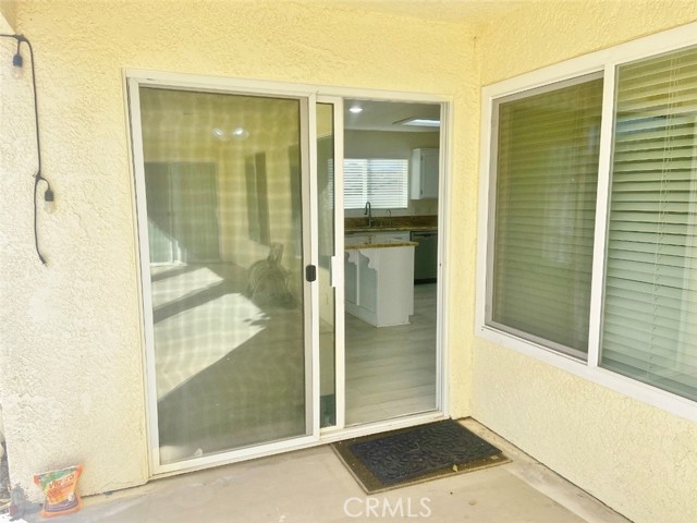 57281 Titian Court, Yucca Valley CA: https://media.crmls.org/medias/258390cf-43a7-414e-998e-7f10eecd3f6a.jpg