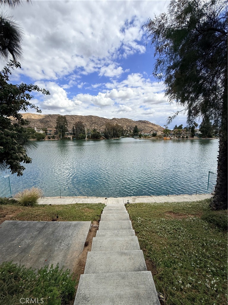 https://media.crmls.org/medias/2583c6a0-257a-4269-aa2c-a689802d85a9.jpg?preset=X-Large
