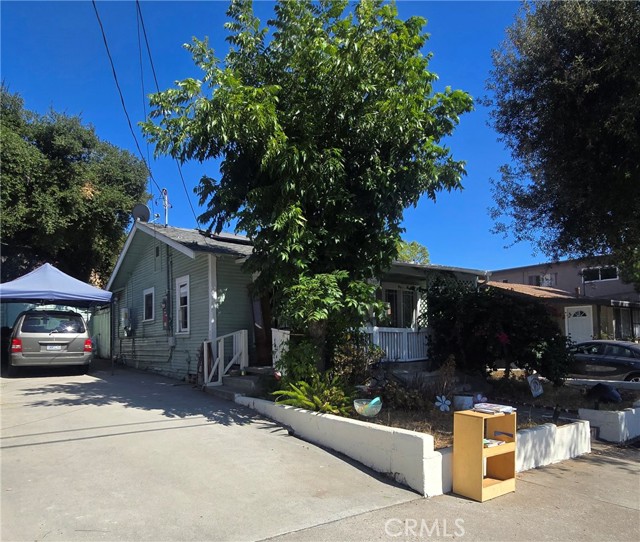 Detail Gallery Image 1 of 2 For 3928 La Crescenta Ave, La Crescenta,  CA 91020 - 2 Beds | 1 Baths
