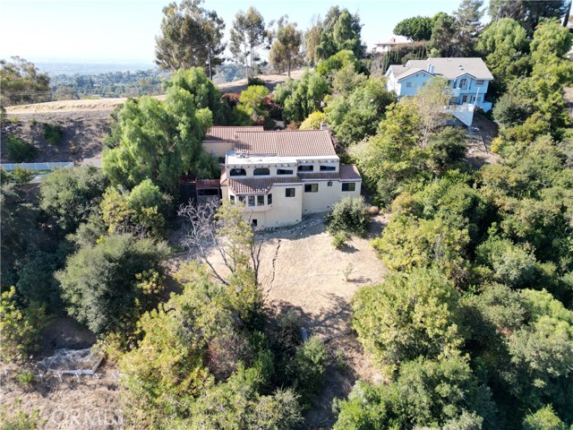 Detail Gallery Image 4 of 5 For 2480 Ardsheal Dr, La Habra Heights,  CA 90631 - 5 Beds | 5 Baths