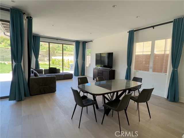 160 Statura, Irvine CA: https://media.crmls.org/medias/2586329f-f630-4cd4-99c8-9ff300a1c258.jpg