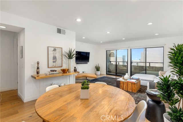 Detail Gallery Image 4 of 32 For 439 Camino De Las Colinas, Redondo Beach,  CA 90277 - 3 Beds | 2/1 Baths